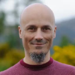 Filipe Pinheiro — Palestrante e Anfitrião do Entre Nós: Ao Vivo